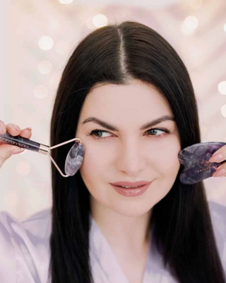 Massaggiatore viso in pietra di ametista dell'armonia, rullo lenitivo e calmante Crystallove - 2