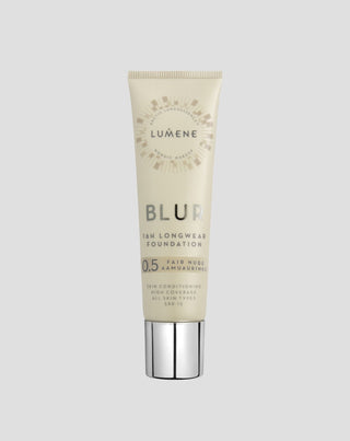 Fondotinta levigante fortemente coprente fino a un massimo di 16 ore Blur 0.5 Fair Nude con SPF 15 Lumene