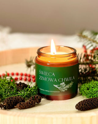 Candela vegana alla cera di colza Momento invernale al profumo di pino, cedro e ambra 120 ml MgLife - 3