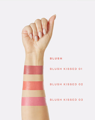 Fard in crema nella tonalità corallo Blush kissed 02 Paese - 3