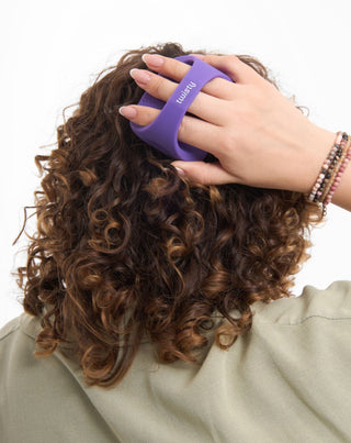 Set massaggiatore in silicone + peeling enzimatico per la pulizia e la stimolazione della microcircolazione del cuoio capelluto Twisty - 2