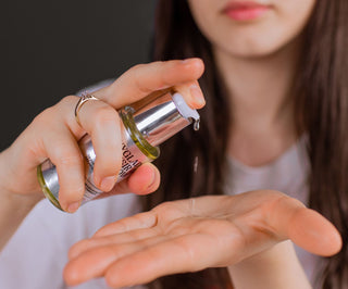 Elisir lisciante per capelli con acido ialuronico e seta vegana Auna - 2