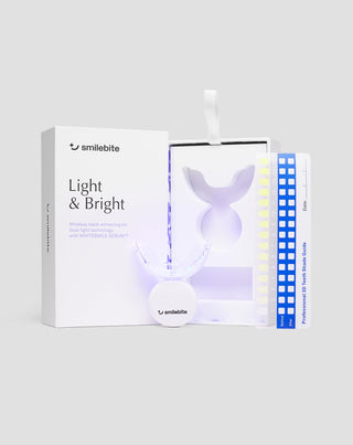 Kit di sbiancamento dentale con lampada LED e gel sbiancante Light & Bright Smilebite - 1
