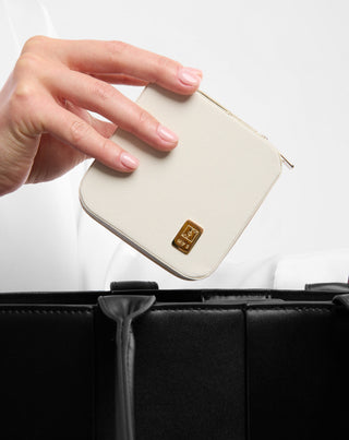 Piccolo portagioie con scomparti, rotelle e ganci, crema Mys_2 - 3