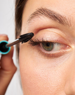 Mascara infoltente, arricciante e allungante con effetto XL UP Orphica - 2