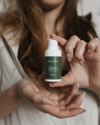 Crema contorno occhi antiage ad effetto illuminante a base di tè Matcha Polemika - 2