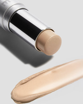 Illuminante in stick con olio di ricino e burro di karité per pelli mature 50+ Aggie - 2