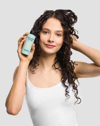 Scrub enzimatico per il cuoio capelluto con acidi AHA, purificante e stimolante la microcircolazione Twisty