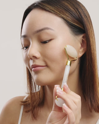 Rullo per il massaggio facciale in giada bianca che riduce le occhiaie e il gonfiore Uddo - 4