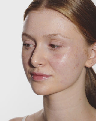 Schiuma detergente viso ai fiori d'arancio amaro Mel Skin - 4