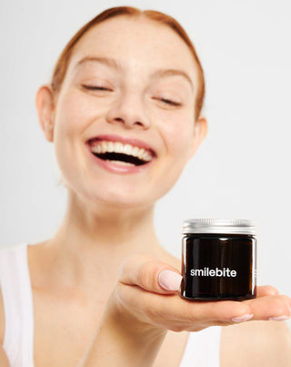 Polvere sbiancante per denti al carbone di cocco Smilebite - 3