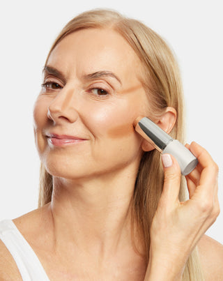 Bronzer in stick per il contouring del viso per pelli mature 50+ Aggie - 3